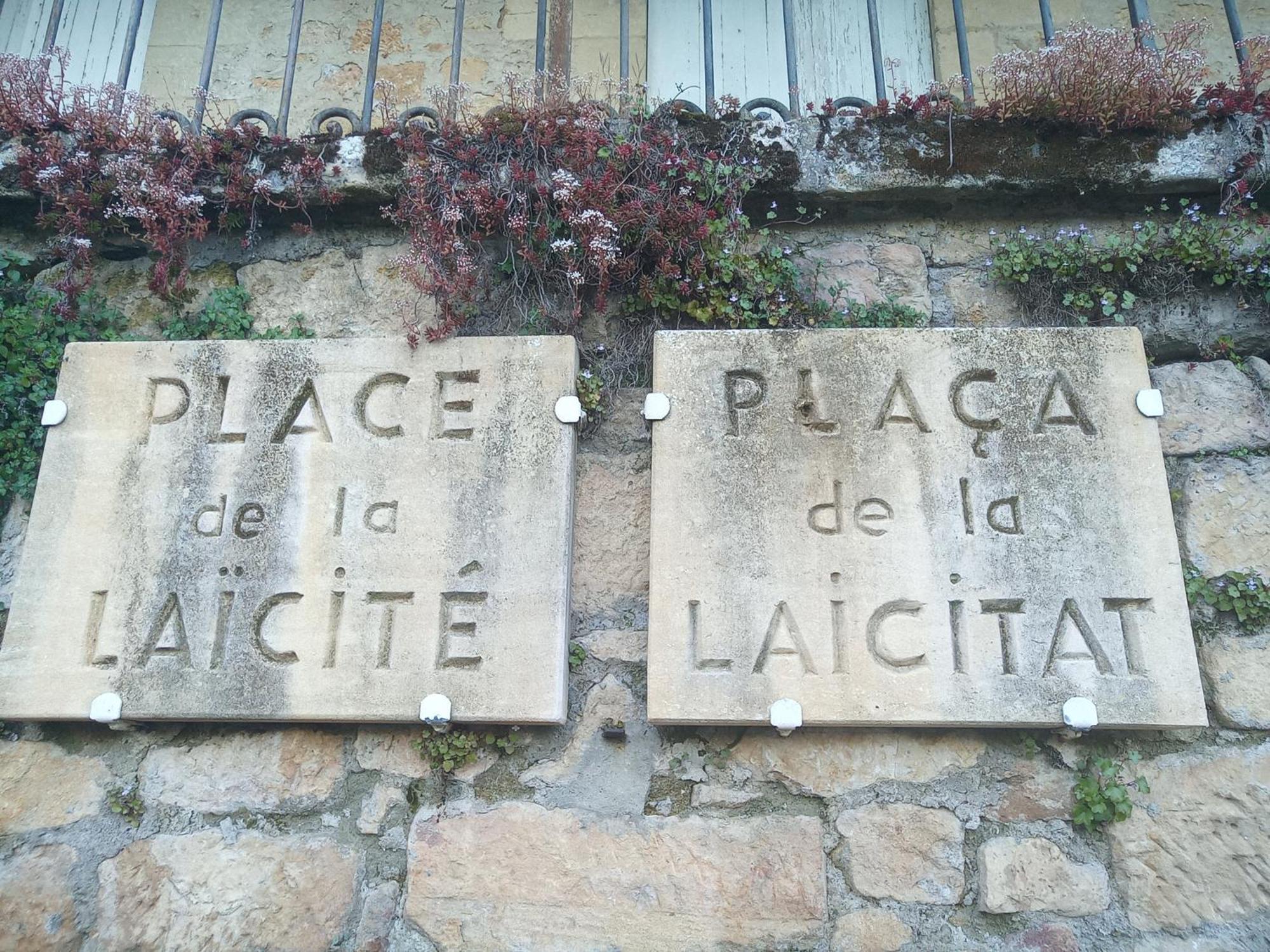 Au Pied Du Chateau - 5 A 11 Personnes - Baignade-Canoe-Piste Cyclable A 100 M カステルノー・ラ・シャペル エクステリア 写真