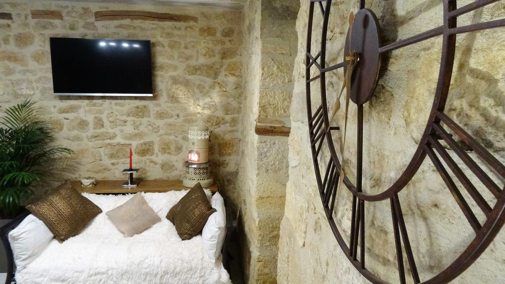 Au Pied Du Chateau - 5 A 11 Personnes - Baignade-Canoe-Piste Cyclable A 100 M カステルノー・ラ・シャペル エクステリア 写真