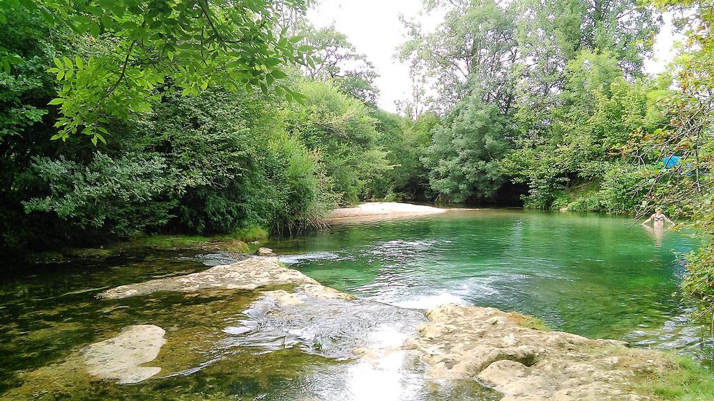 Au Pied Du Chateau - 5 A 11 Personnes - Baignade-Canoe-Piste Cyclable A 100 M カステルノー・ラ・シャペル エクステリア 写真